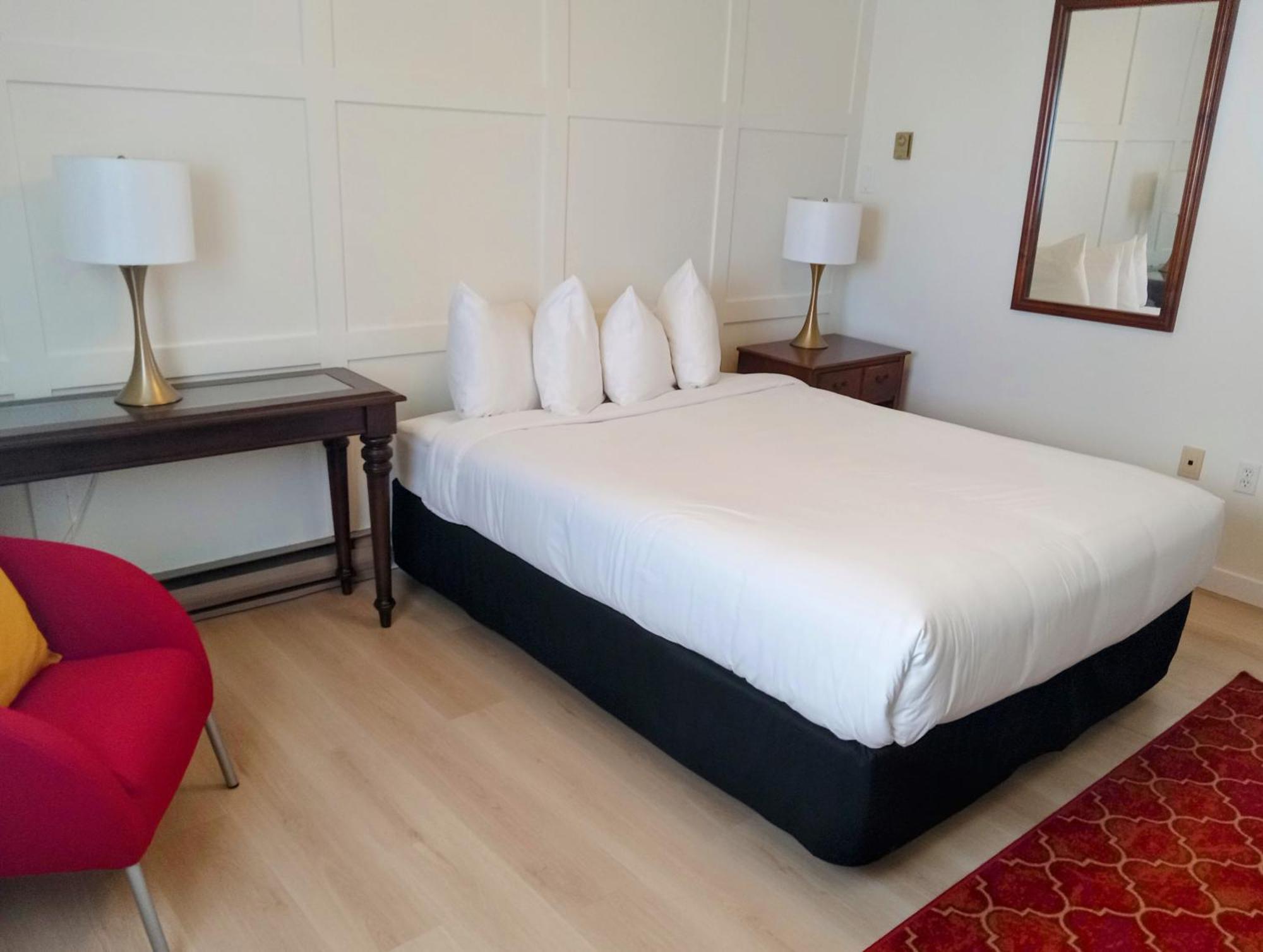 Hotel Wolfe Island Marysville Экстерьер фото