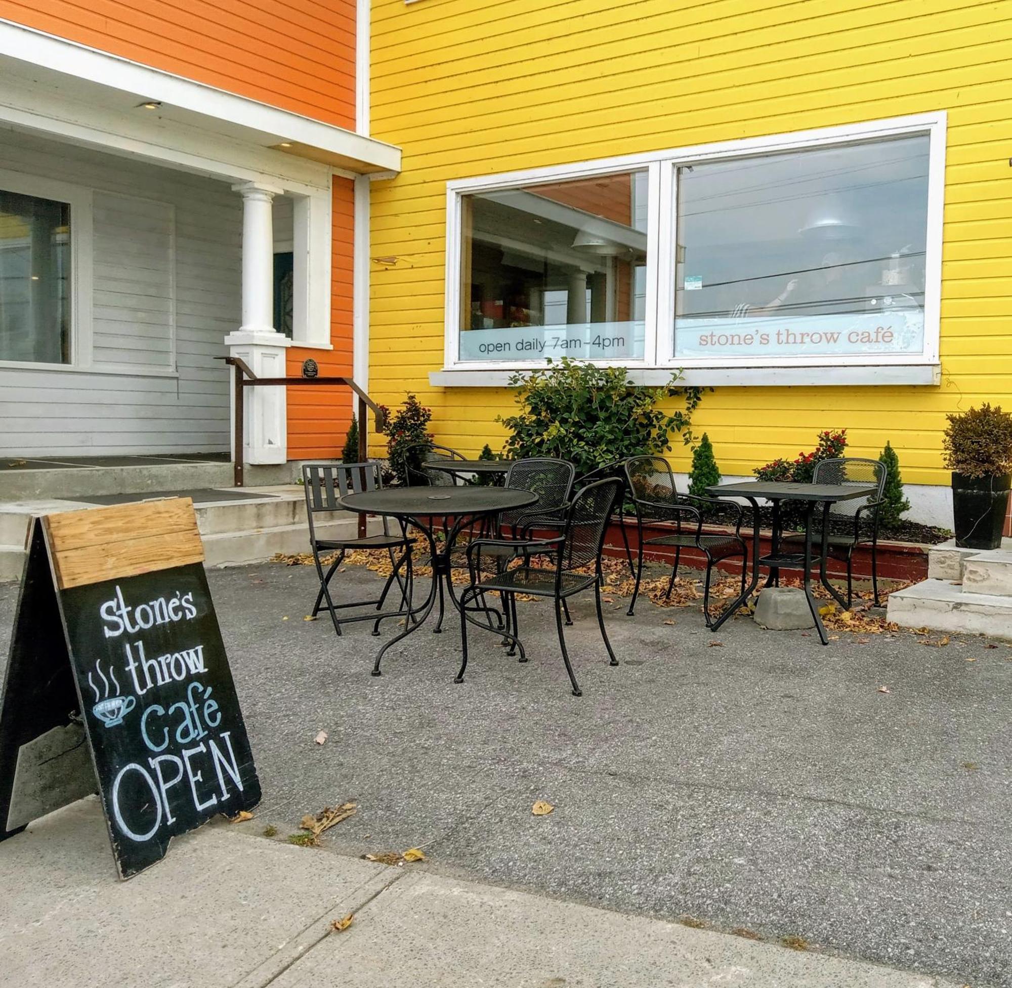 Hotel Wolfe Island Marysville Экстерьер фото